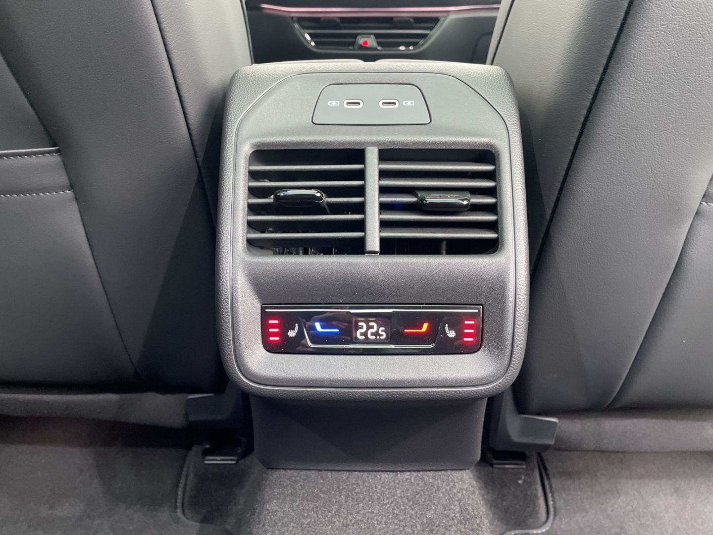 Passat R-Line Signature 2.0 TDI DSG 4Motion Pano/AHK/360°Kamera