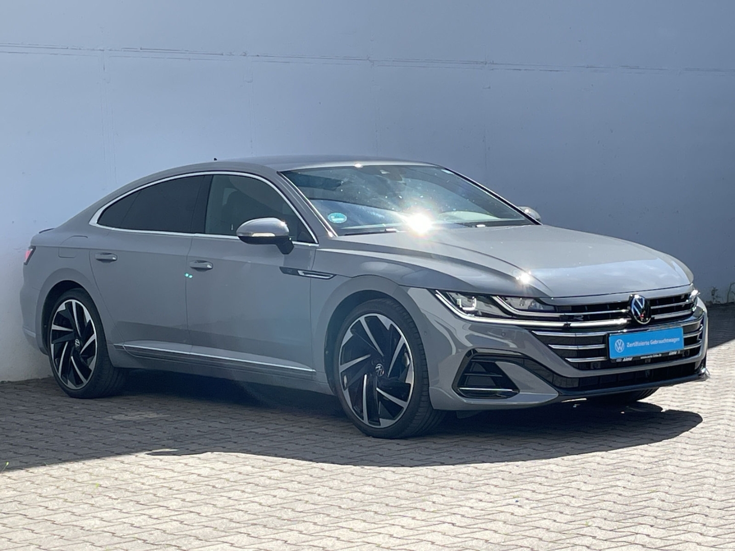 Arteon 2.0 TSI DSG R-Line AHK/DCC/Kamera/Keyless/App-Connect/IQ.LIGHT/Navi Pro/ACC