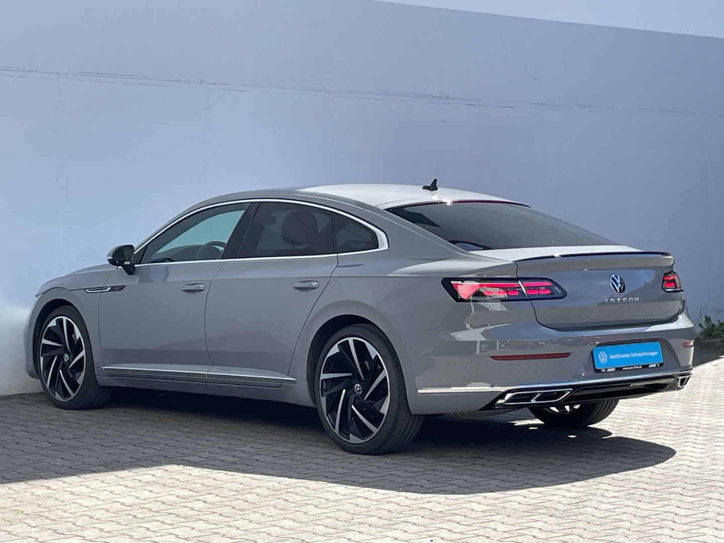Arteon 2.0 TSI DSG R-Line AHK/DCC/Kamera/Keyless/App-Connect/IQ.LIGHT/Navi Pro/ACC