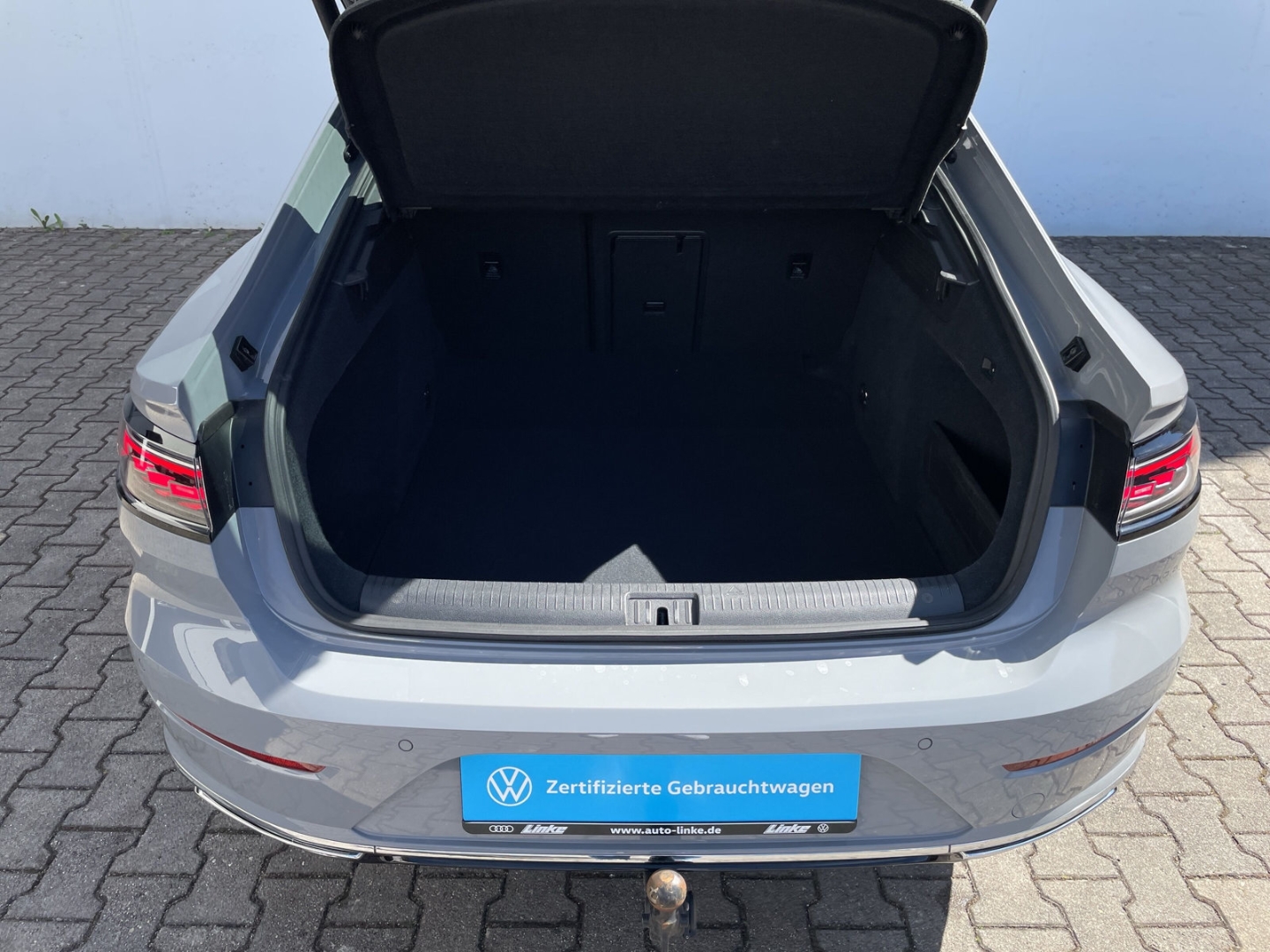 Arteon 2.0 TSI DSG R-Line AHK/DCC/Kamera/Keyless/App-Connect/IQ.LIGHT/Navi Pro/ACC