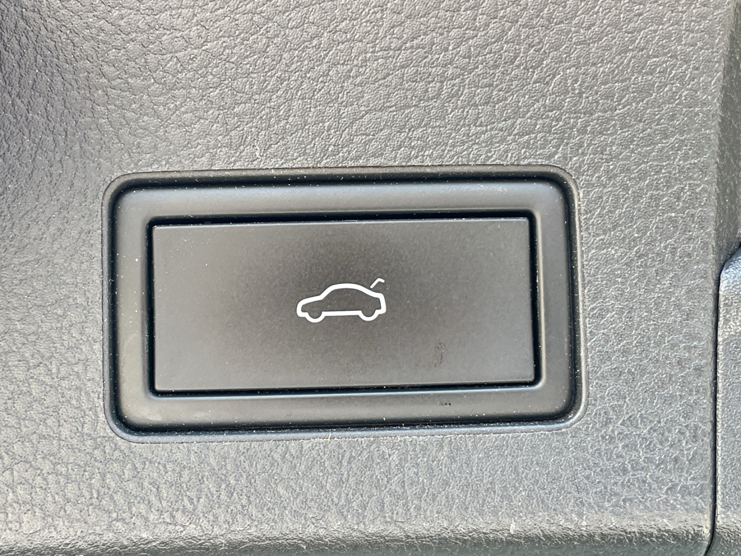 Arteon 2.0 TSI DSG R-Line AHK/DCC/Kamera/Keyless/App-Connect/IQ.LIGHT/Navi Pro/ACC