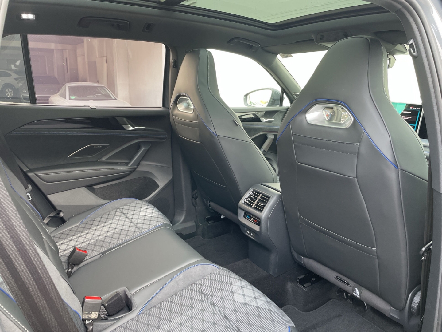 Tayron R-Line 2.0 TDI DSG 4MOTION Standhzg/Pano