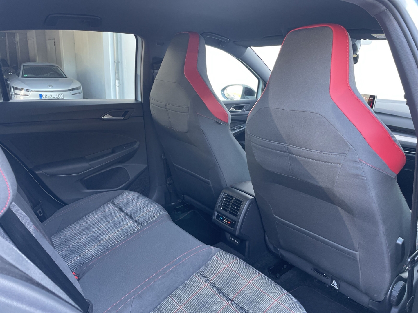 Golf GTI VIII 2.0 TSI DSG Black Style AHK/Kamera/IQ.Light/HUD/Keyless/ACC/Navi