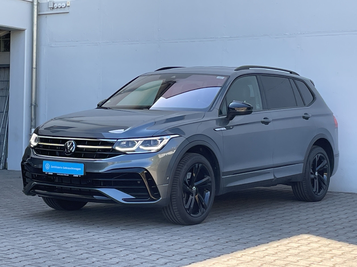 Tiguan Allspace 2.0TDI DSG R-Line 4M Black Style Kamera/AHK/ACC/Navi/IQ.LIGHT/Keyless/App-Connect