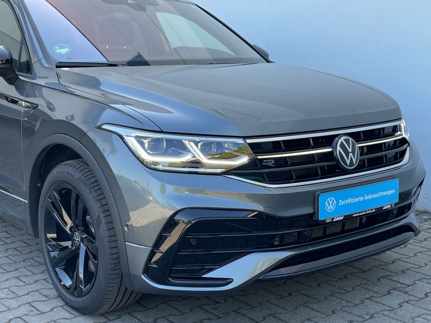 Tiguan Allspace 2.0TDI DSG R-Line 4M Black Style Kamera/AHK/ACC/Navi/IQ.LIGHT/Keyless/App-Connect