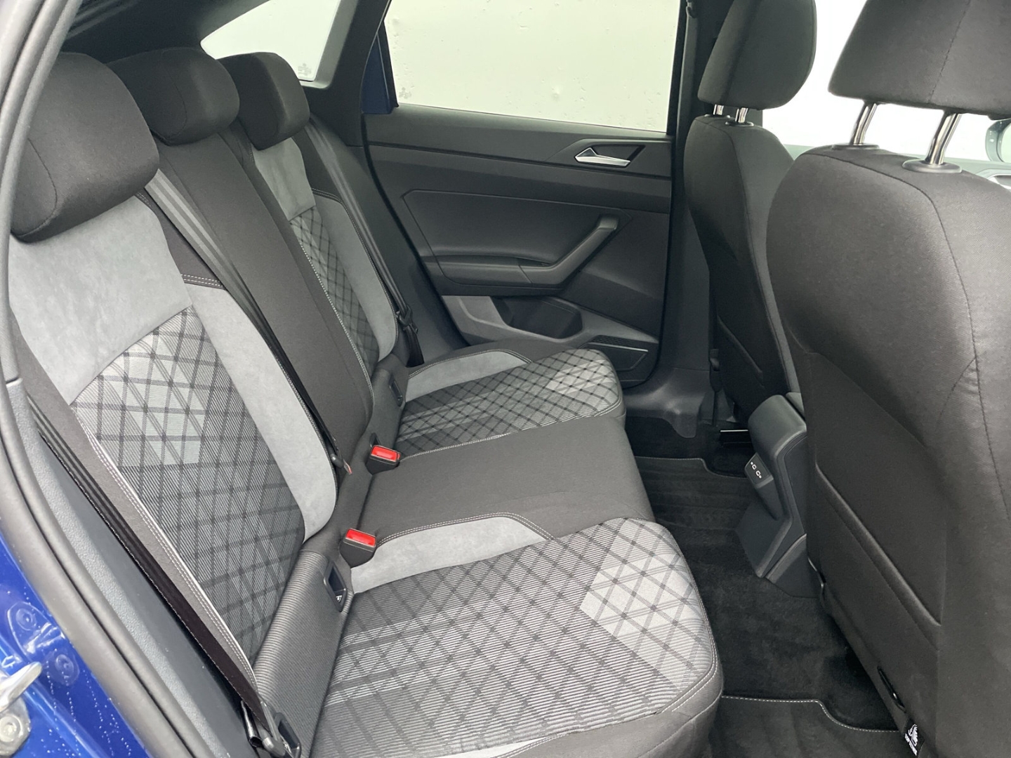 Taigo 1.0 TSI DSG R-Line Black Style Kamera/Pano/ACC/Navi/IQ.LIGHT/App-Connect
