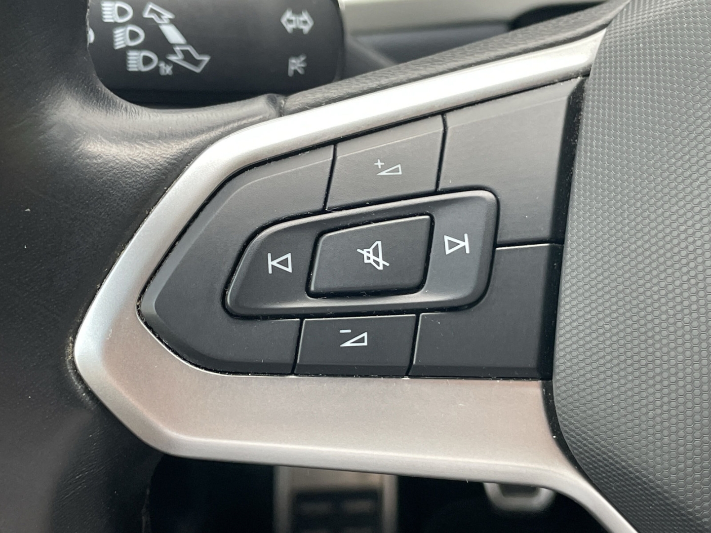 T-Roc 2.0 TDI Move App-Connect/LED/PDC/Sitzhzg Reserverad/Sit igital Cockpit Pro/Fernlichtassi