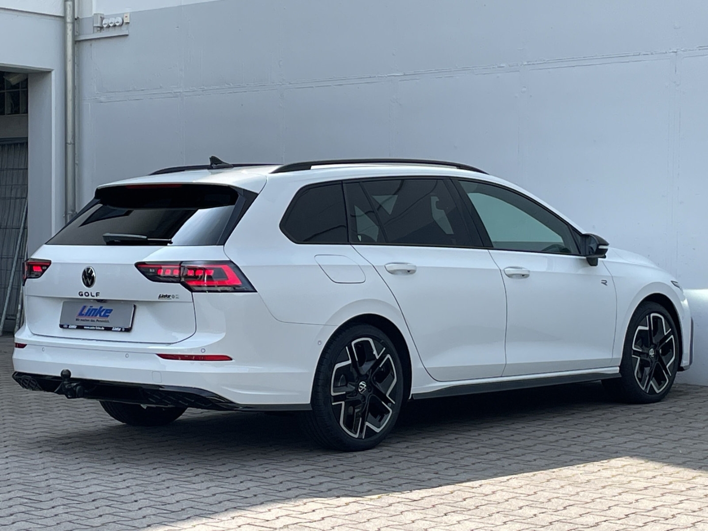 Golf Variant VIII 2.0 TDI DSG R-Line AHK/HUD/H&K/Navi/Kamera/ACC/IQ.LIGHT/Keyless/el.Heckklappe/
