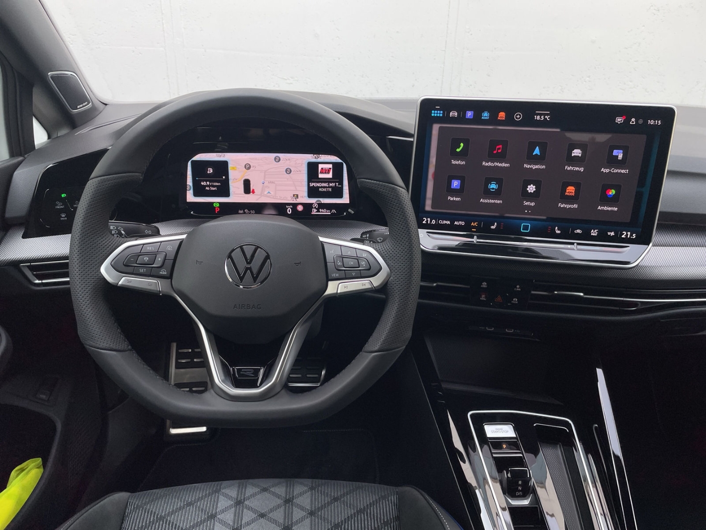 Golf Variant VIII 2.0 TDI DSG R-Line AHK/HUD/H&K/Navi/Kamera/ACC/IQ.LIGHT/Keyless/el.Heckklappe/