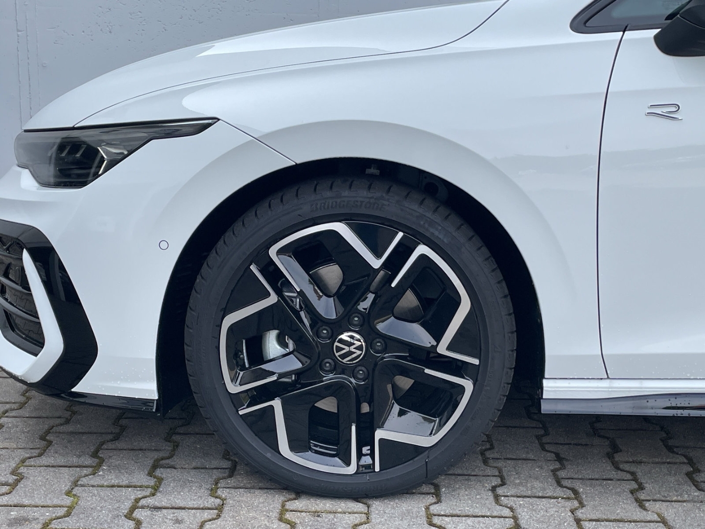 Golf Variant VIII 2.0 TDI DSG R-Line AHK/HUD/H&K/Navi/Kamera/ACC/IQ.LIGHT/Keyless/el.Heckklappe/
