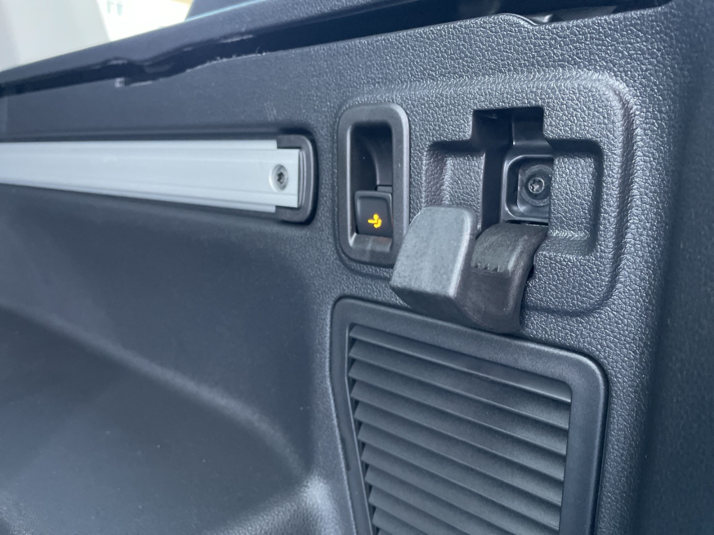 Touran R-Line 1.5TSI DSG AHK/Navi/LED/Kamera/ACC