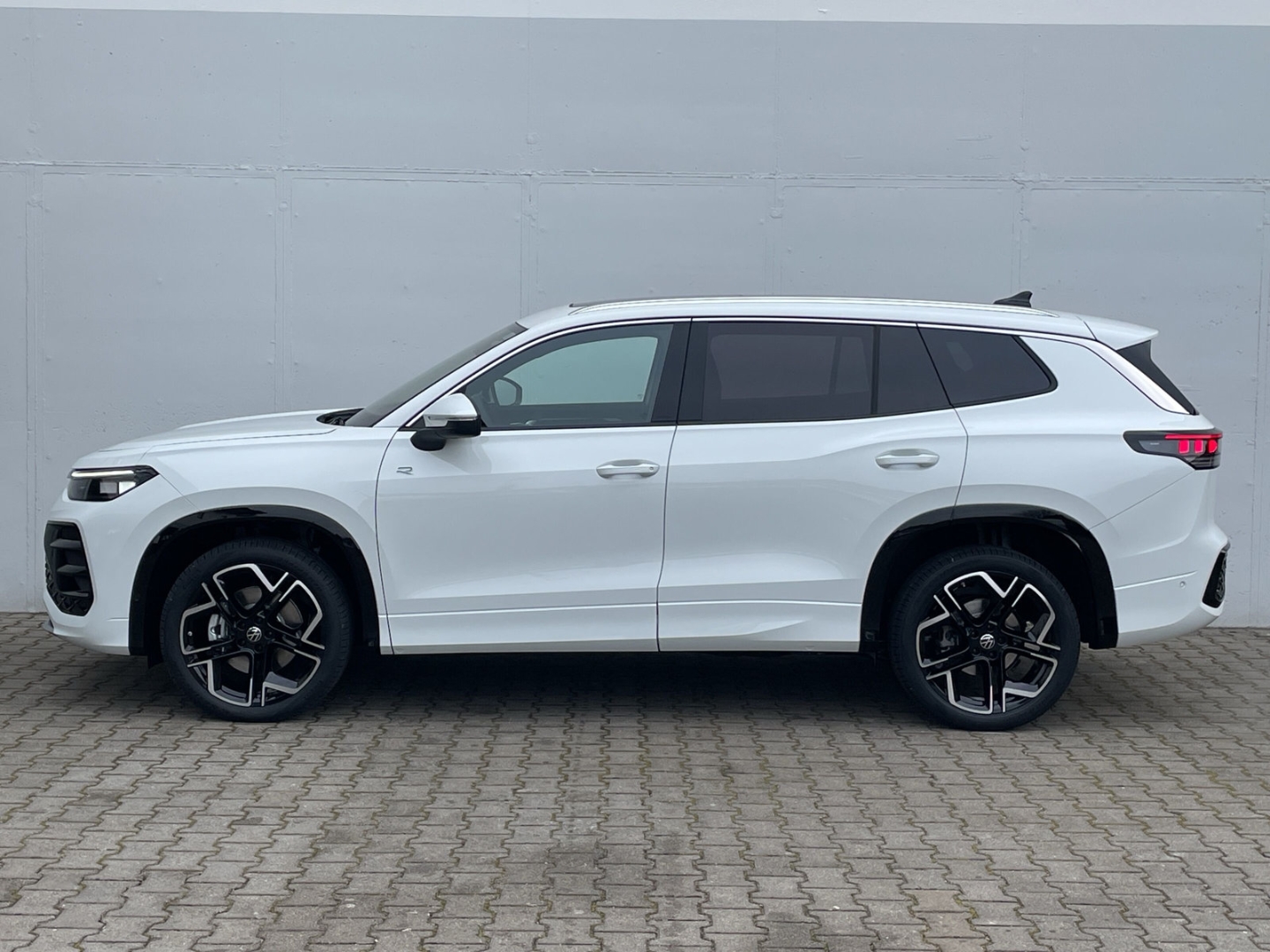Tayron 2.0 TDI 4Motion R-Line Standhzg/AHK/Pano