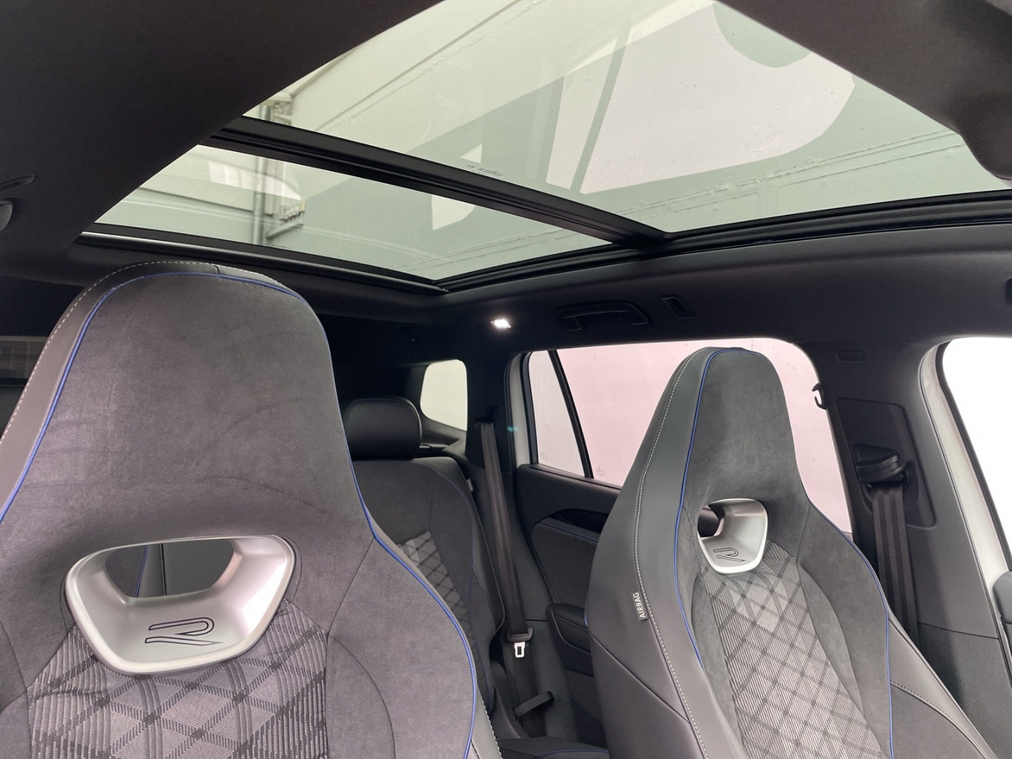 Tayron 2.0 TDI 4Motion R-Line Standhzg/AHK/Pano