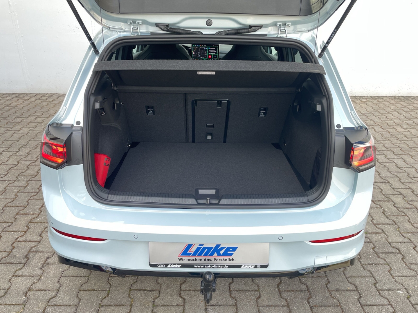 Golf VIII 1.5 eTSI DSG R-Line AHK/360°Kamera/HUD/Navi