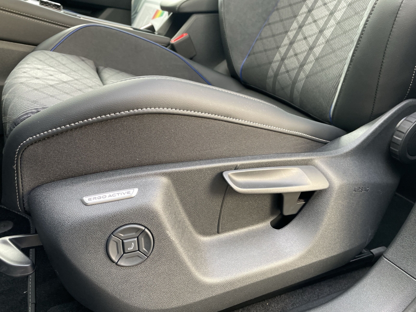 Tayron R-Line 2.0 TDI DSG 4Motion AHK/Standhzg