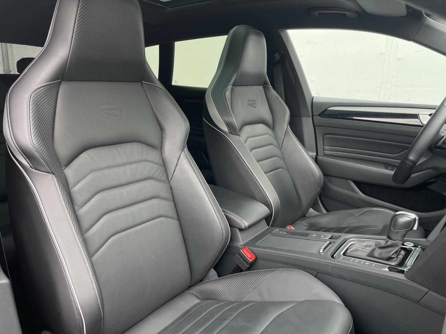 Arteon SB 2.0TDI R-Line 4M Pano/AHK/Standhzg/H&K/DCC/Kamera/ACC/Navi/Keyless