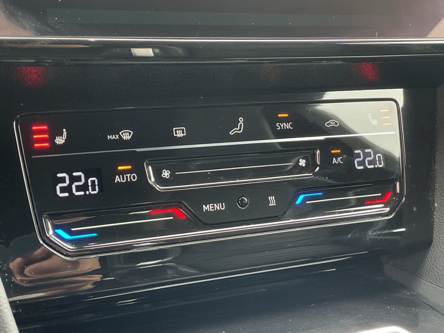Arteon SB 2.0TDI R-Line 4M Pano/AHK/Standhzg/H&K/DCC/Kamera/ACC/Navi/Keyless