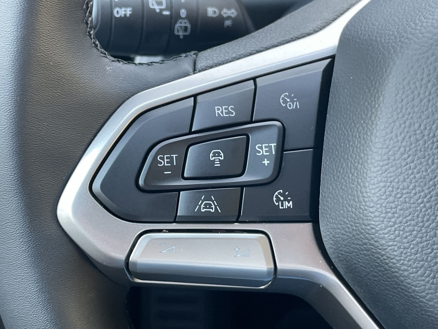T7 Caravelle Style 2.0 TDI Autom. AHK/Standhzg/Pano/360°Kamera