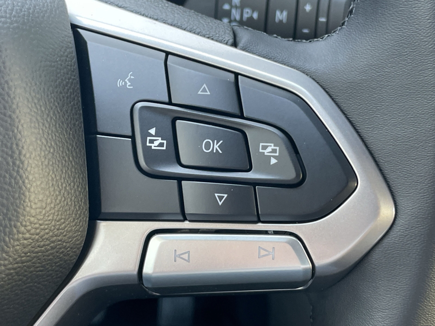 T7 Caravelle Style 2.0 TDI Autom. AHK/Standhzg/Pano/360°Kamera