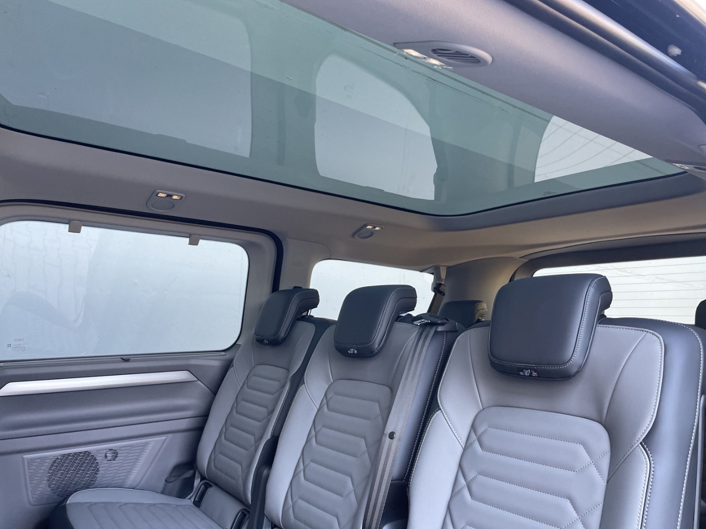 T7 Caravelle Style 2.0 TDI Autom. AHK/Standhzg/Pano/360°Kamera