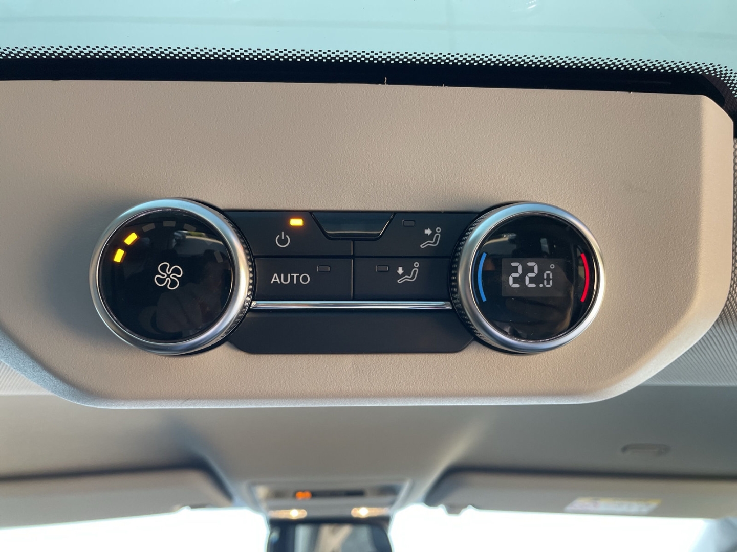 T7 Caravelle Style 2.0 TDI Autom. AHK/Standhzg/Pano/360°Kamera