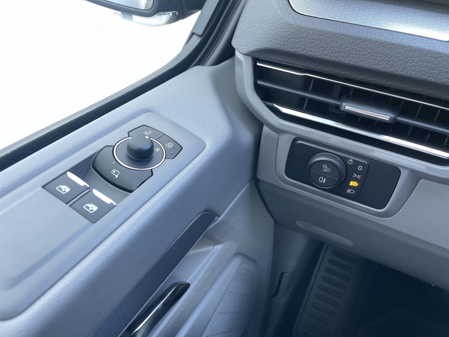 T7 Caravelle Style 2.0 TDI Autom. AHK/Standhzg/Pano/360°Kamera