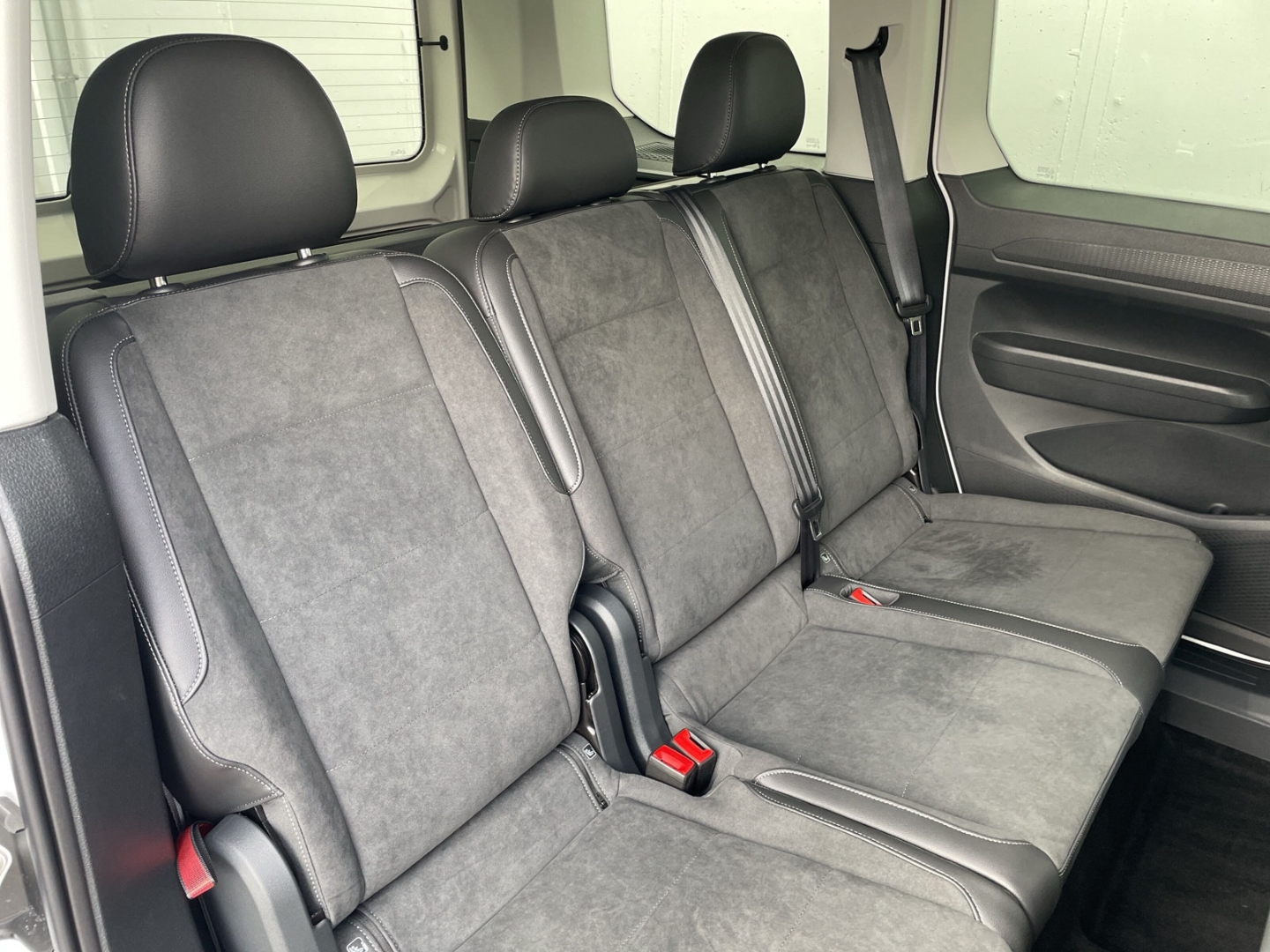 Caddy 2.0 TDI DSG Edition AHK/Kamera/ACC/App-Connect