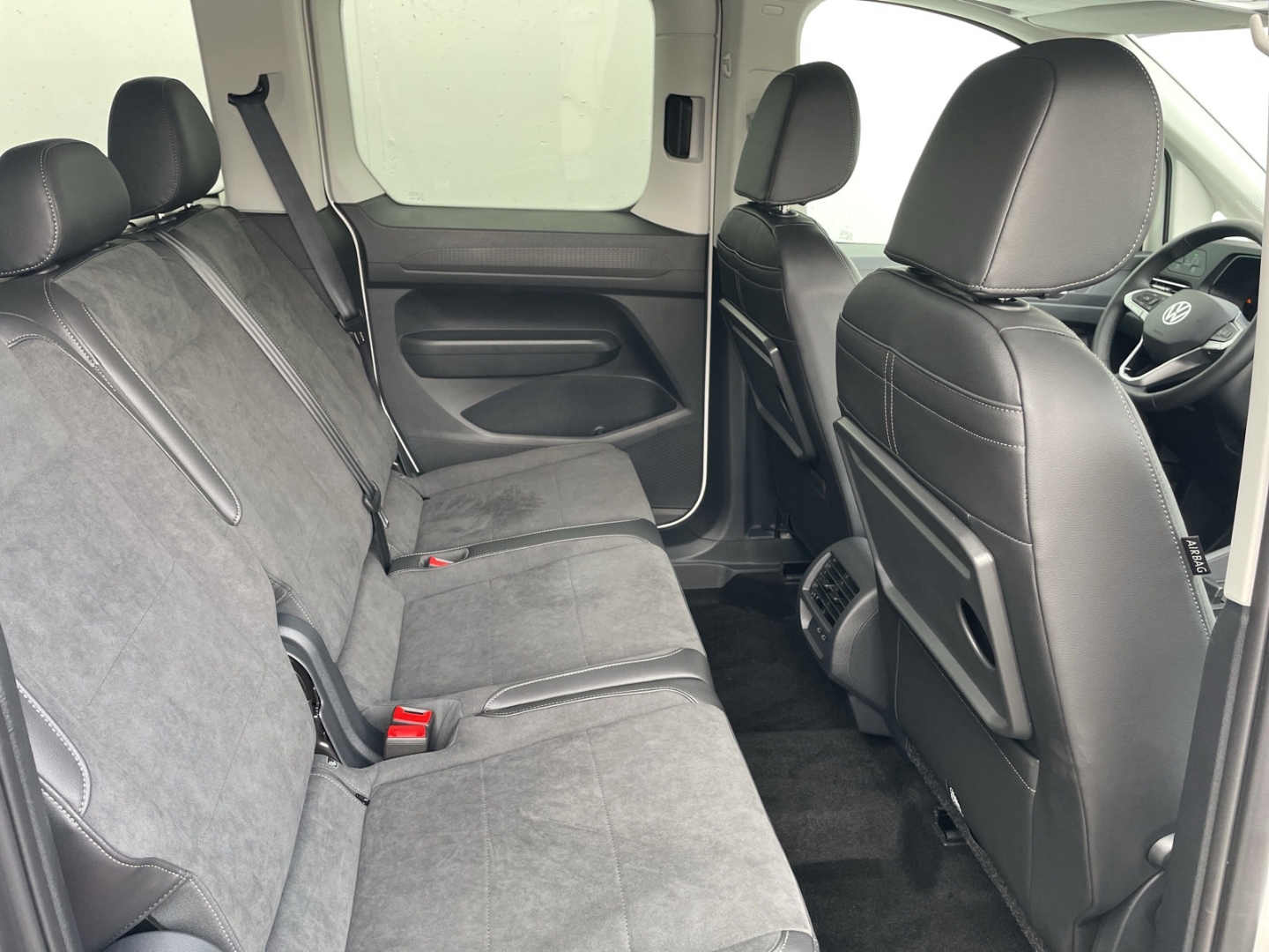 Caddy 2.0 TDI DSG Edition AHK/Kamera/ACC/App-Connect