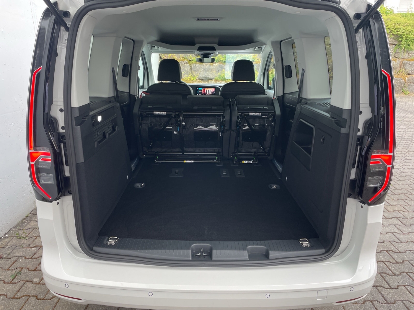 Caddy 2.0 TDI DSG Edition AHK/Kamera/ACC/App-Connect
