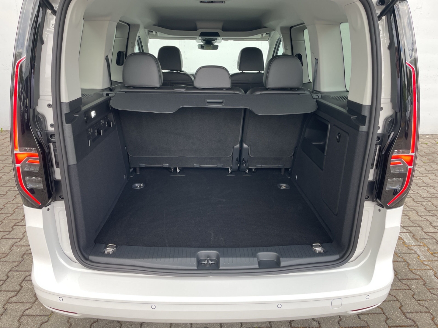 Caddy 2.0 TDI DSG Edition AHK/Kamera/ACC/App-Connect