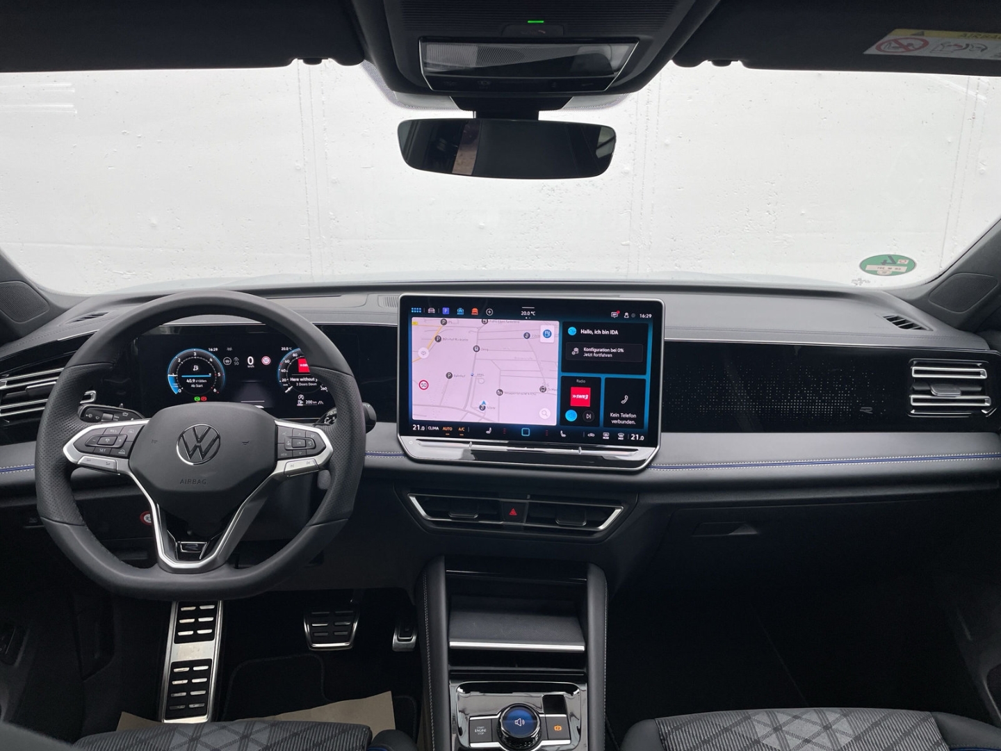 Tiguan 2.0 TDI R-Line Black Style AHK/360°Kamera/ACC/Navi/HUD/Keyless/