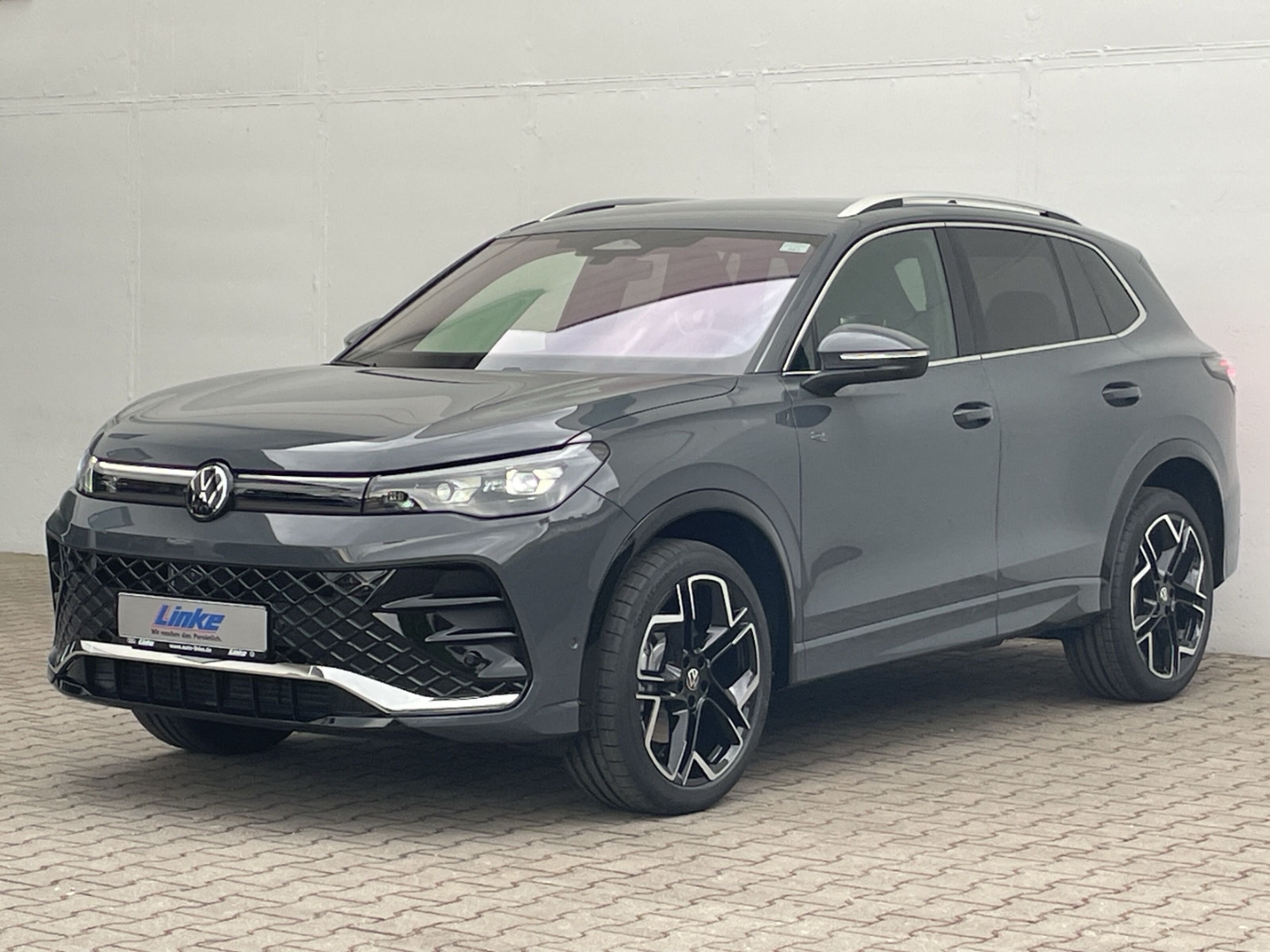 Tiguan 2.0 TSI DSG 4MOTION Standhzg/AHK/HUD/DCC