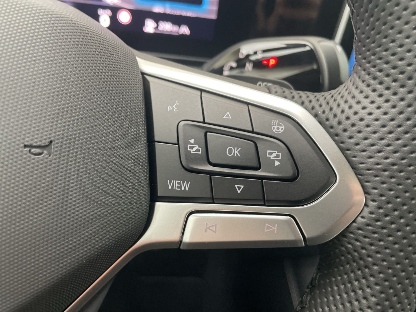 Tiguan 2.0 TSI DSG 4MOTION Standhzg/AHK/HUD/DCC