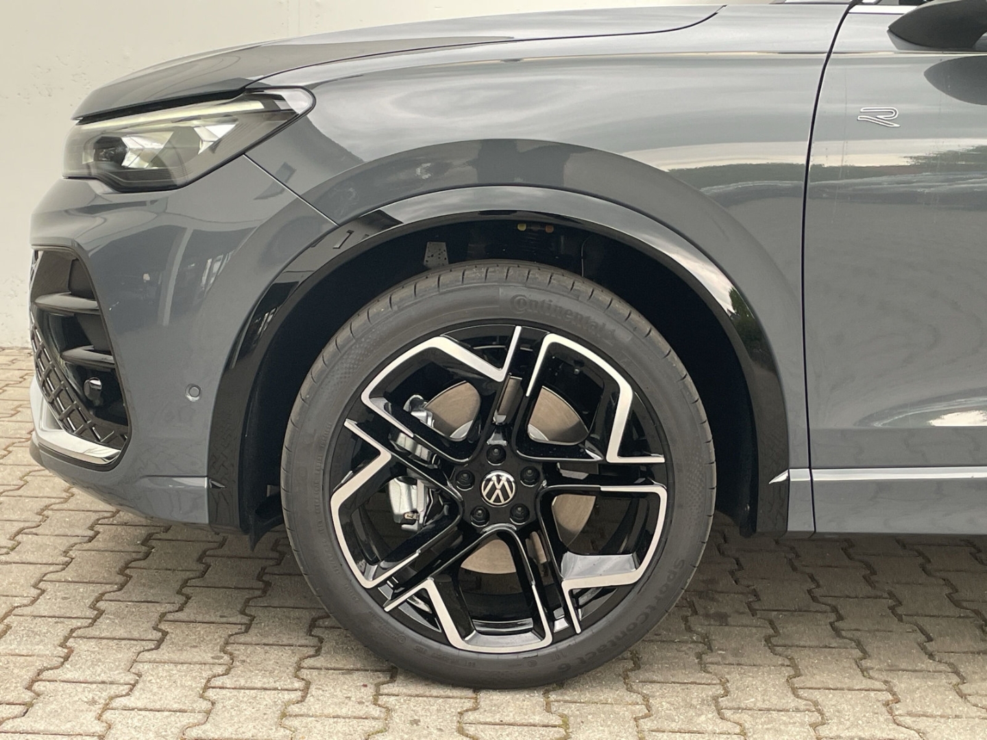 Tiguan 2.0 TSI DSG 4MOTION Standhzg/AHK/HUD/DCC