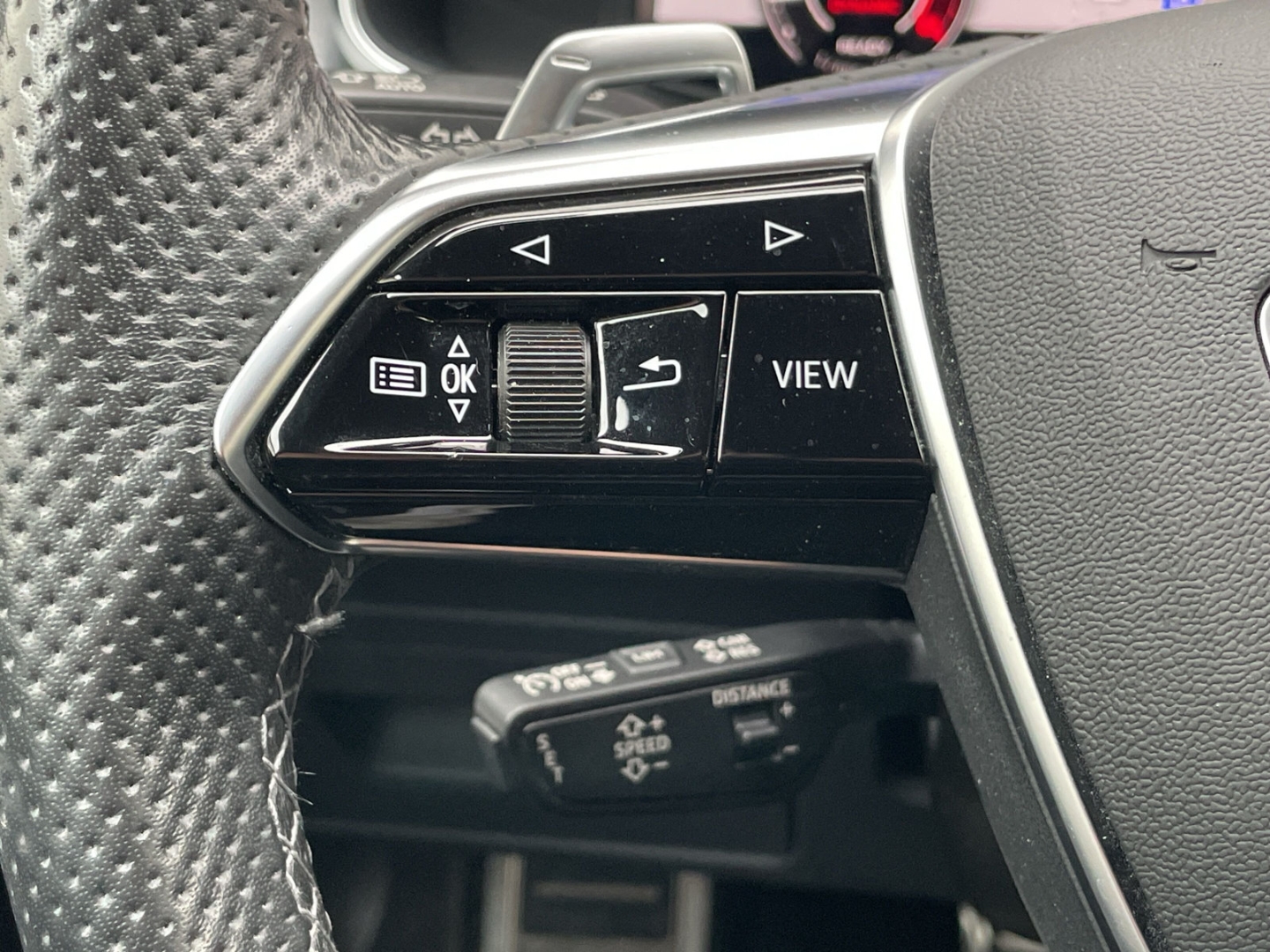 RS6 Avant AHK/B&O/RS-AGA/Matrix/AIR susp/280km/h/ACC/Keyless/Leder