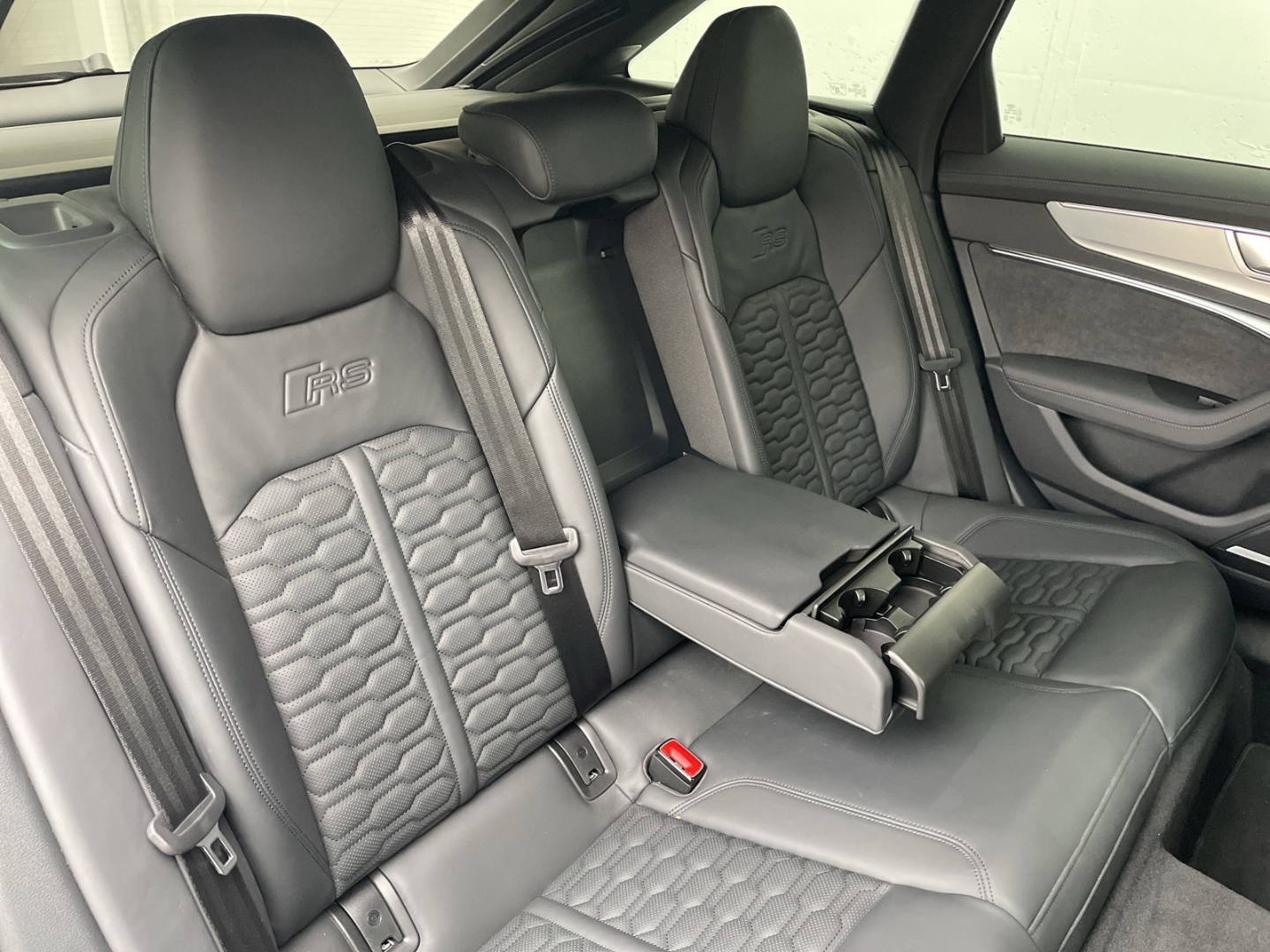 RS6 Avant AHK/B&O/RS-AGA/Matrix/AIR susp/280km/h/ACC/Keyless/Leder
