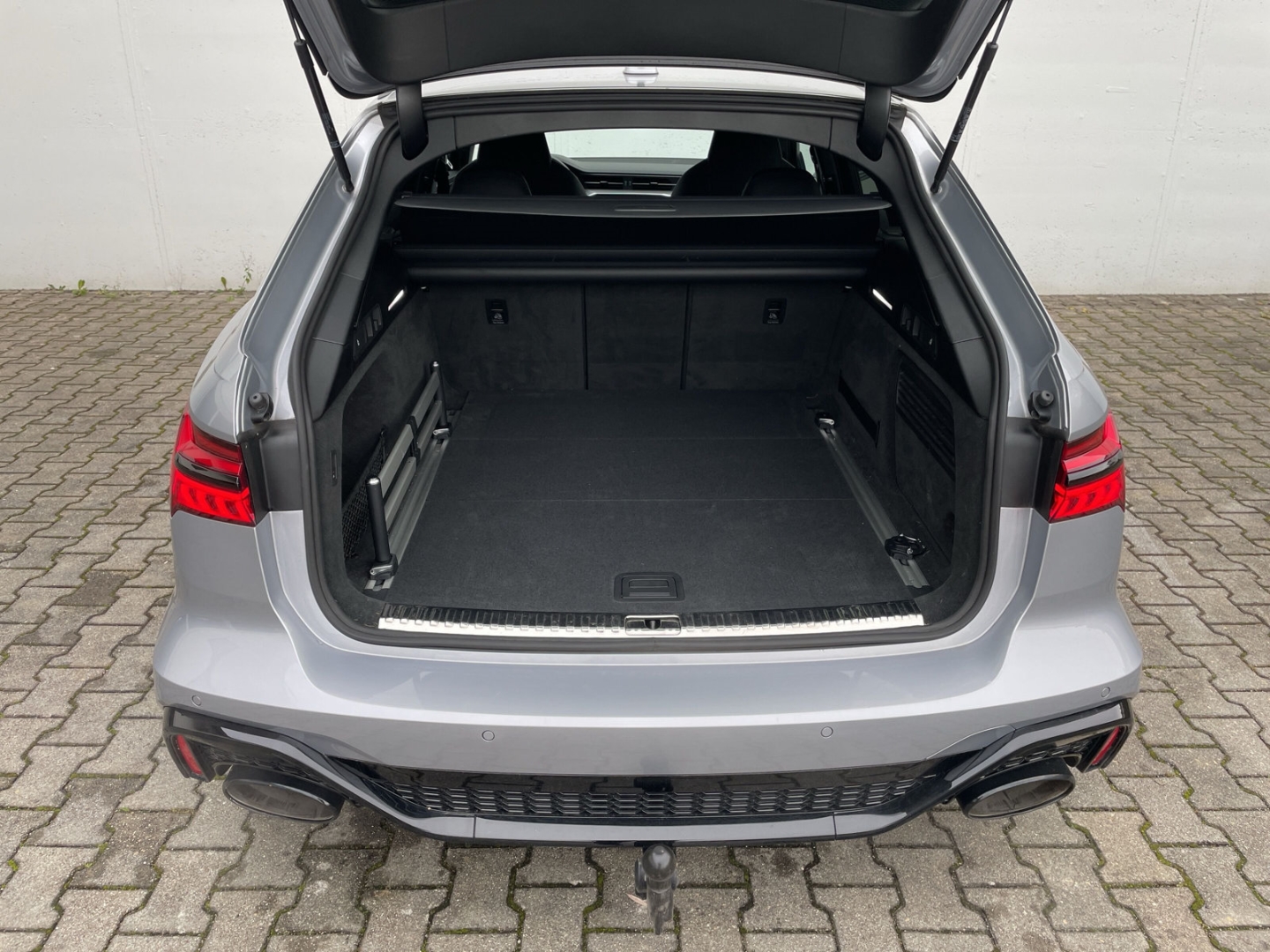 RS6 Avant AHK/B&O/RS-AGA/Matrix/AIR susp/280km/h/ACC/Keyless/Leder
