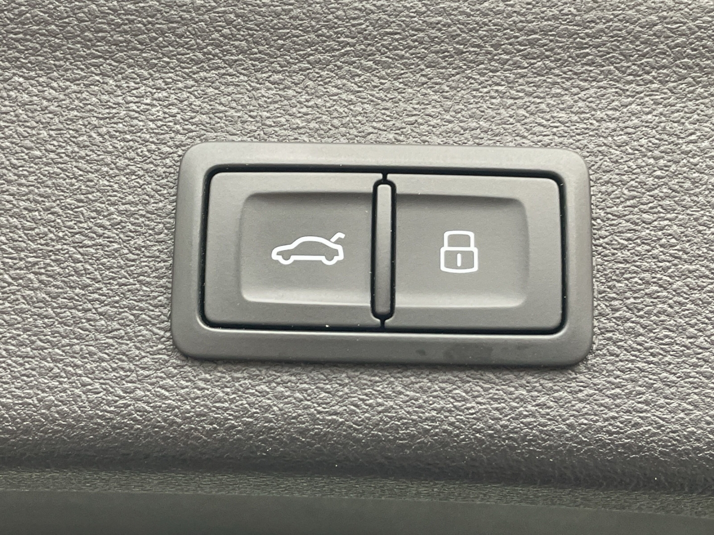 RS6 Avant AHK/B&O/RS-AGA/Matrix/AIR susp/280km/h/ACC/Keyless/Leder