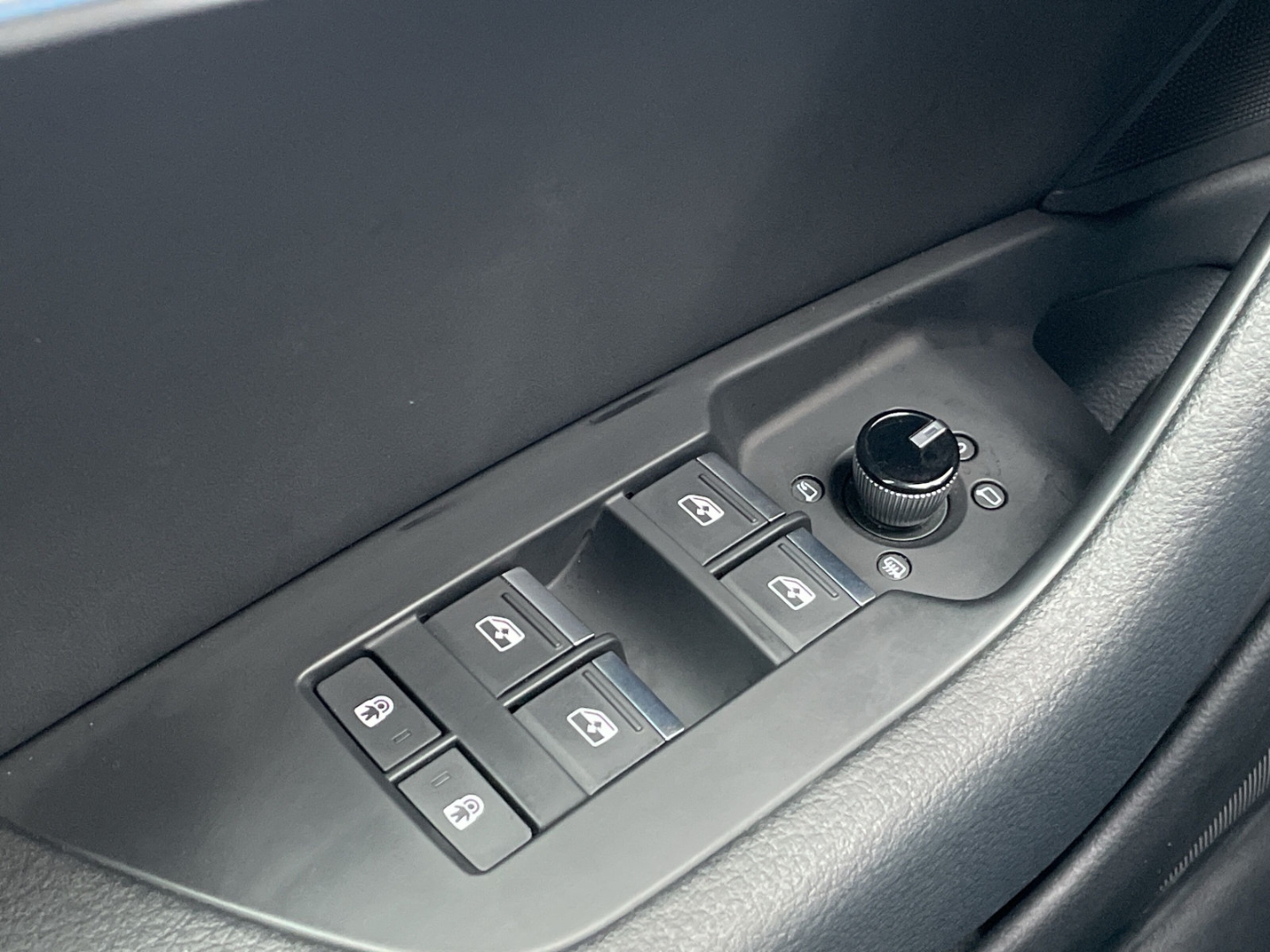 A6 50TFSIe quattro S-line Matrix/ACC/Navi/App-Connect/Sitzhzg/Standklima/Teilleder