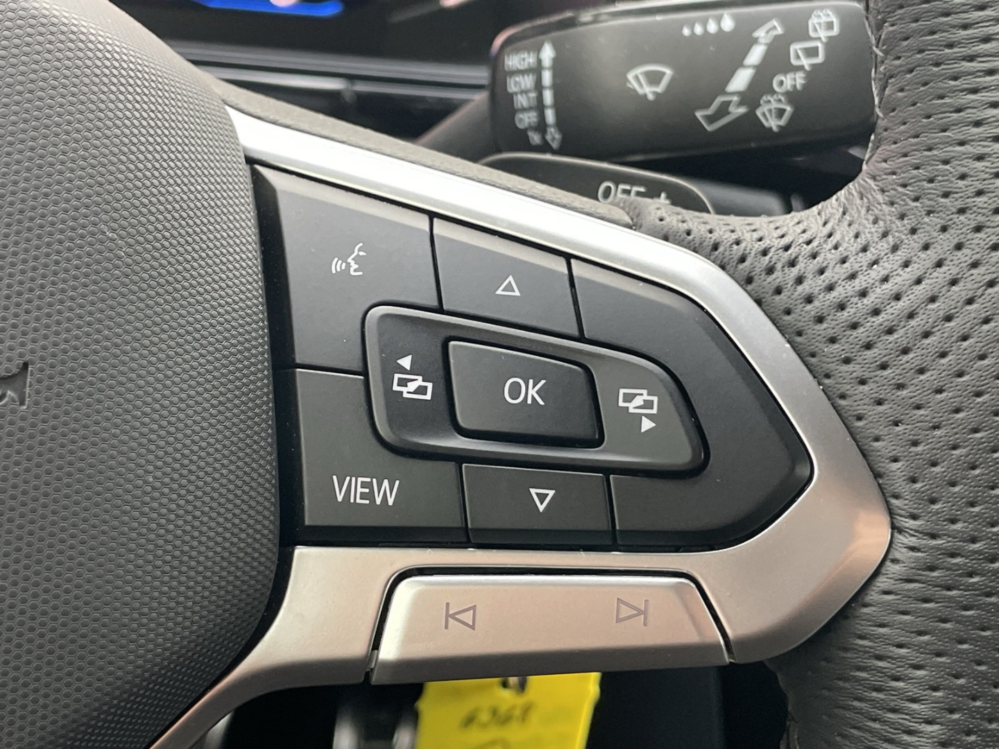 T-Roc 1.5 TSI DSG R-Line Black Style AHK/Kamera ACC/IQ.LIGHT/Navi/App-Connect