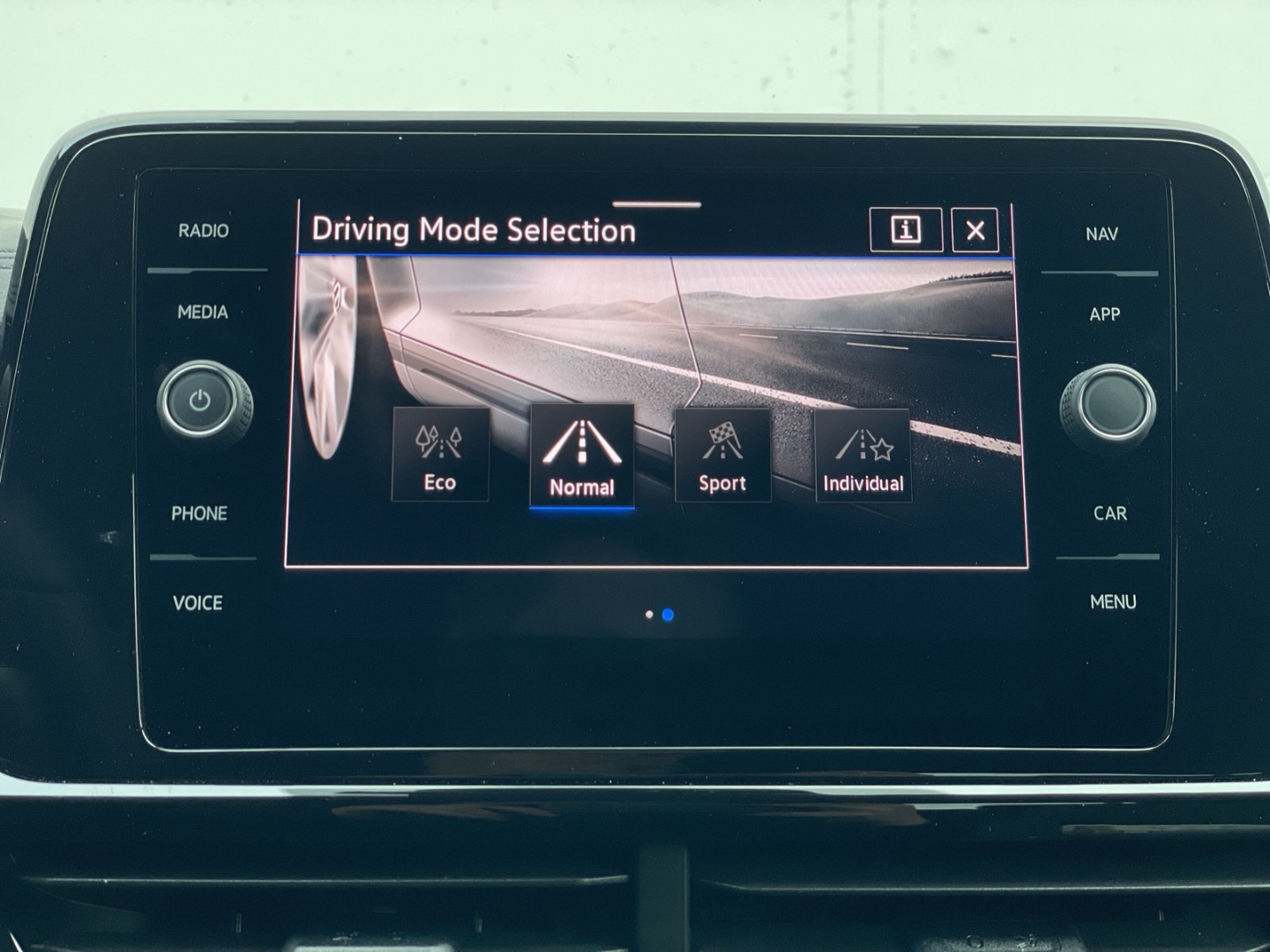 T-Roc 1.5 TSI DSG R-Line Black Style AHK/Kamera ACC/IQ.LIGHT/Navi/App-Connect
