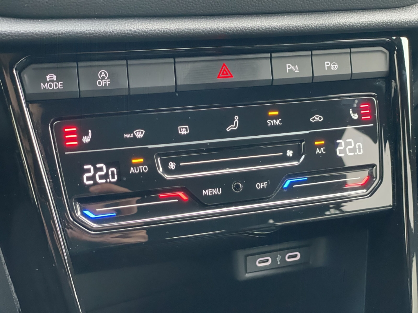 T-Roc 1.5 TSI DSG R-Line Black Style AHK/Kamera ACC/IQ.LIGHT/Navi/App-Connect