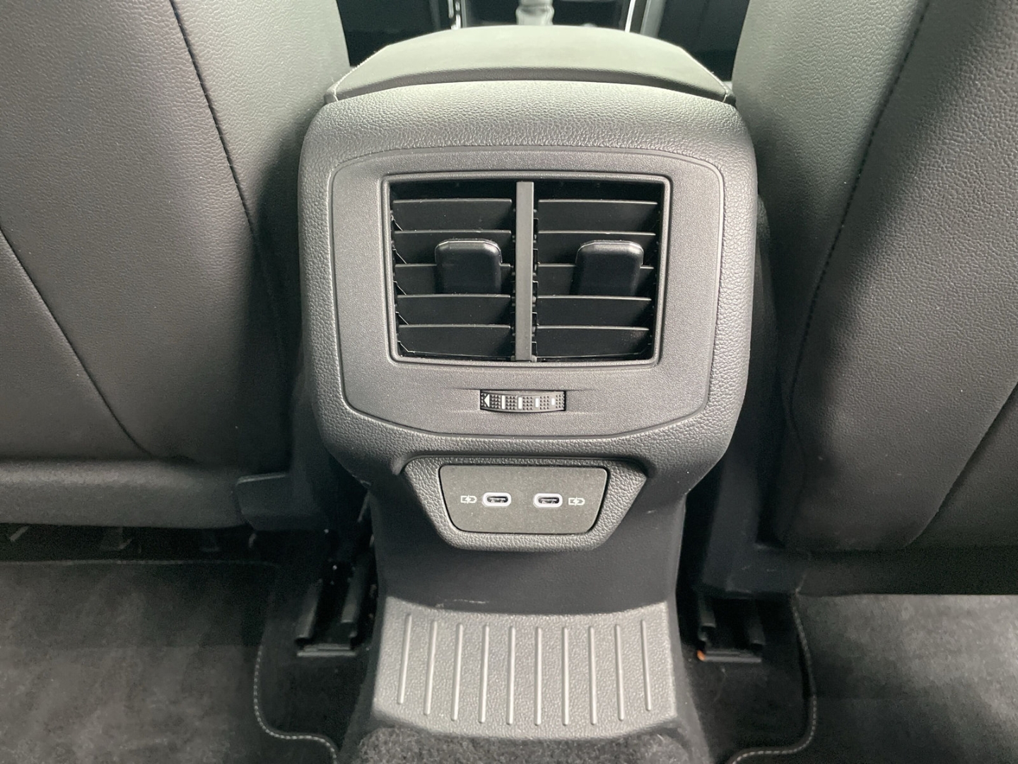 T-Roc 1.5 TSI DSG R-Line Black Style AHK/Kamera ACC/IQ.LIGHT/Navi/App-Connect