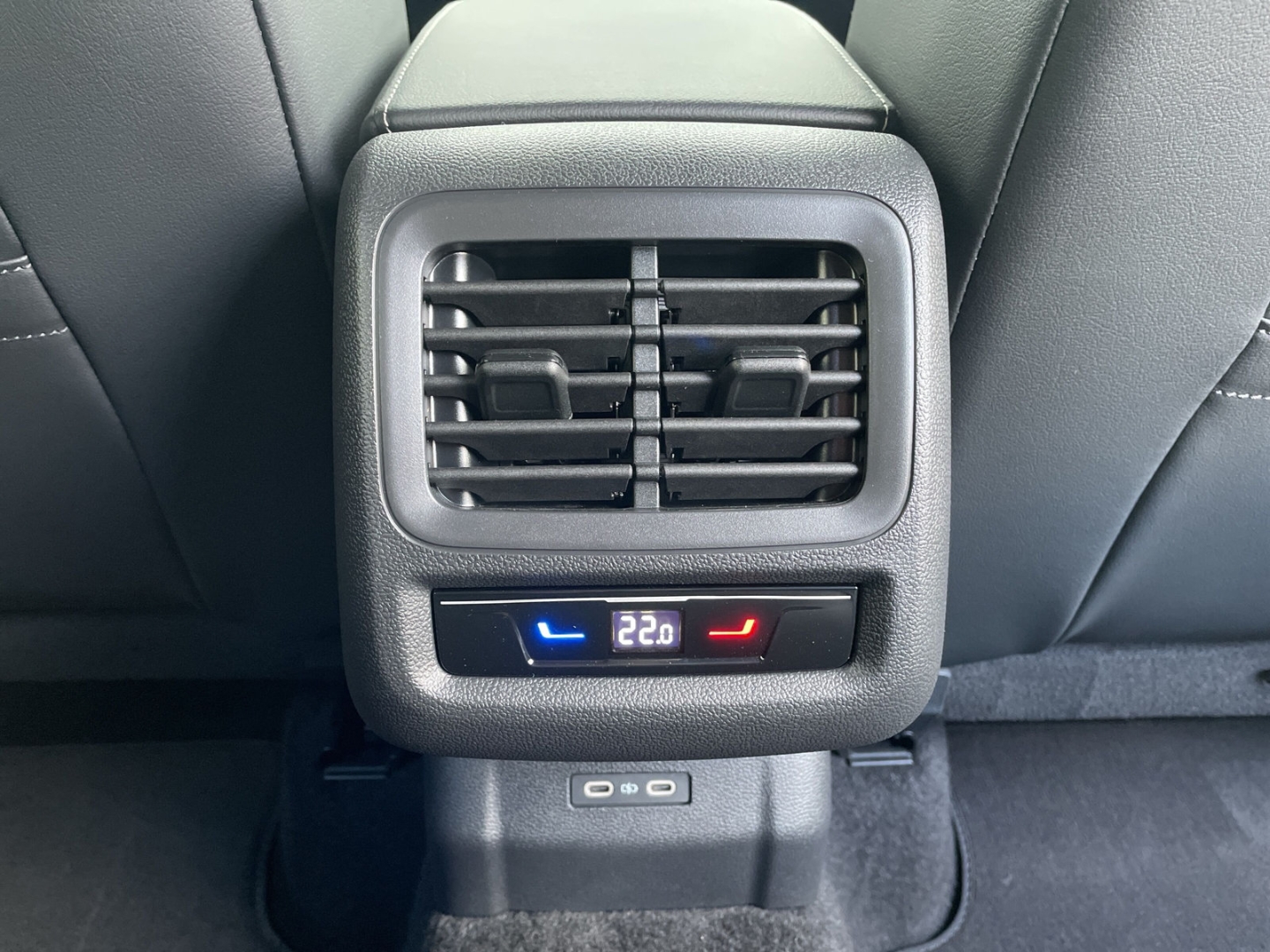 T-Roc R-Line 1.5eTSI DSG HUD/360°Kamera/Navi/ACC