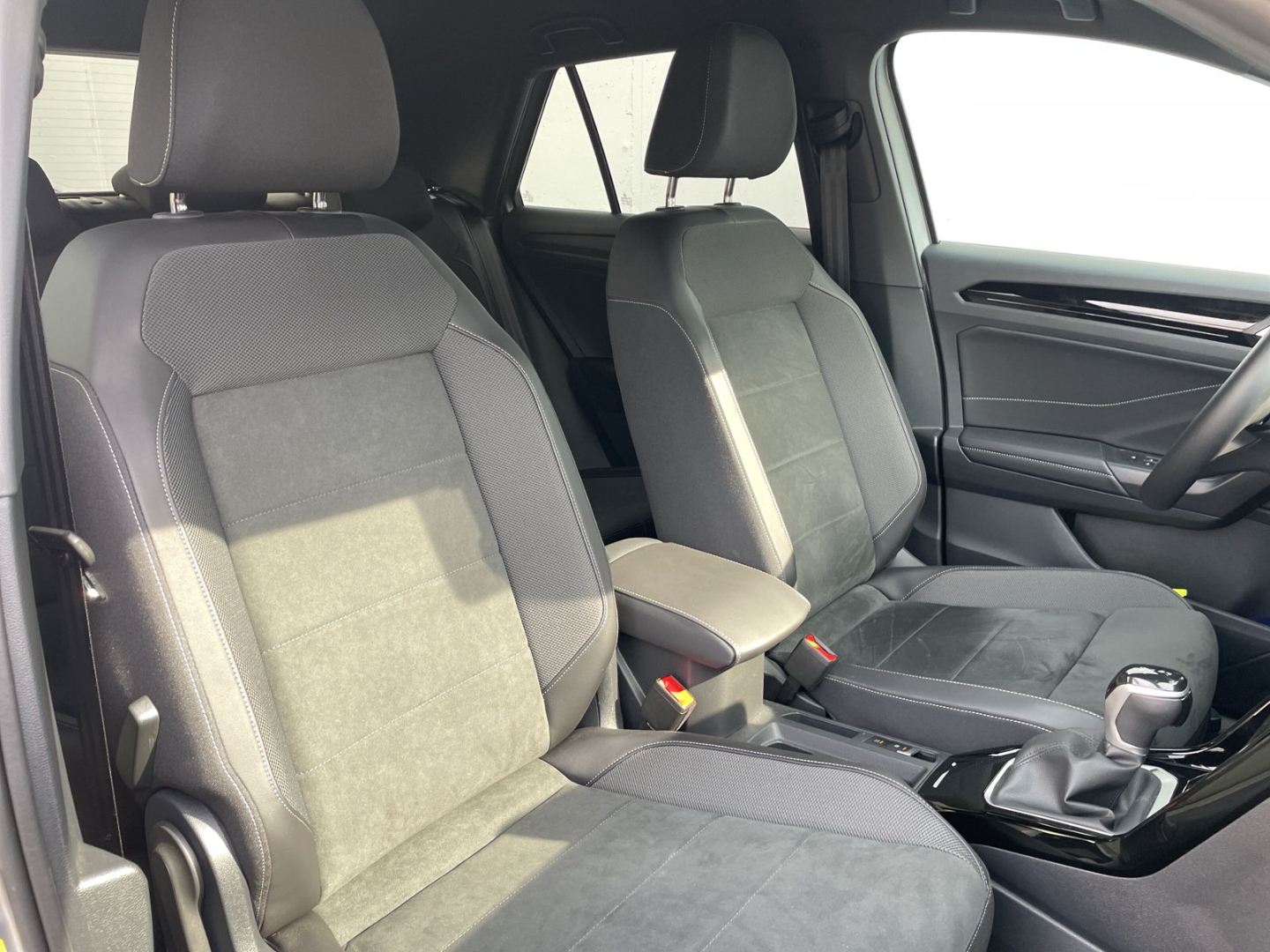 T-Roc 2.0 TDI DSG Style AHK/Navi/LED Plus/Kamera/App-Connect/ACC