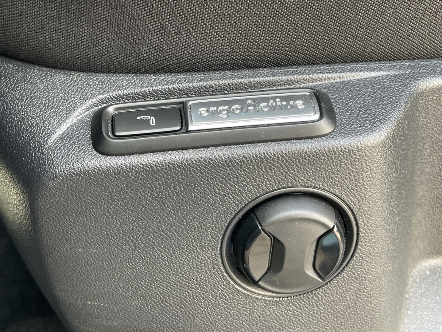 T-Roc 2.0 TDI DSG Style AHK/Navi/LED Plus/Kamera/App-Connect/ACC