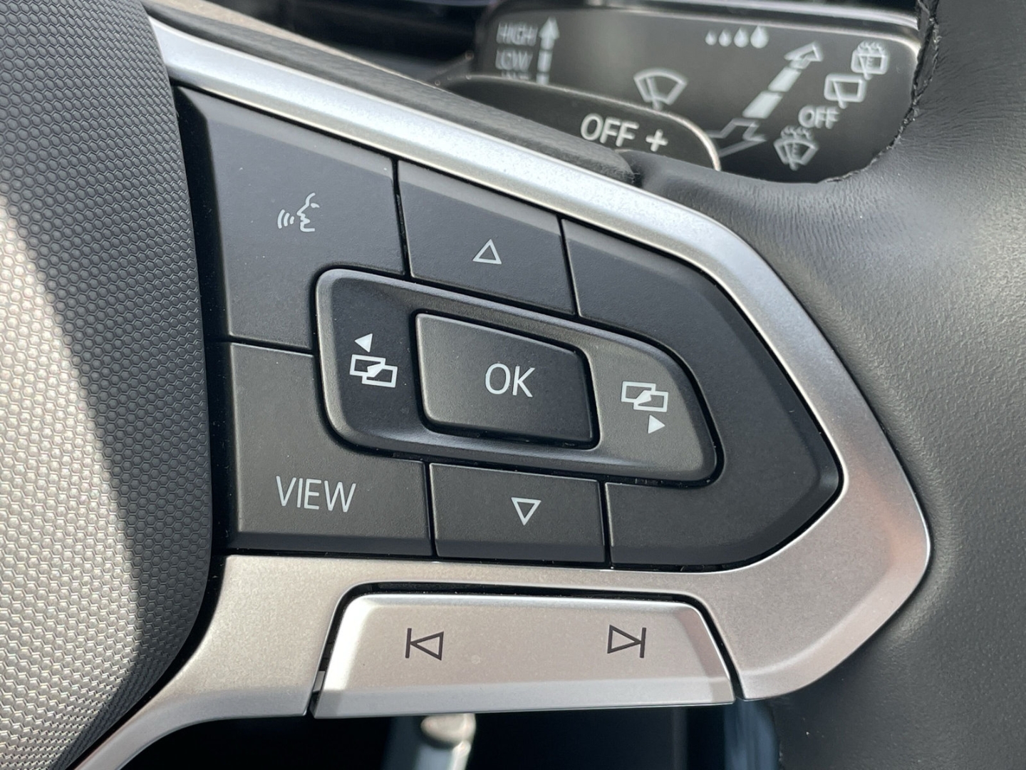 T-Roc 2.0 TDI DSG Style AHK/Navi/LED Plus/Kamera/App-Connect/ACC