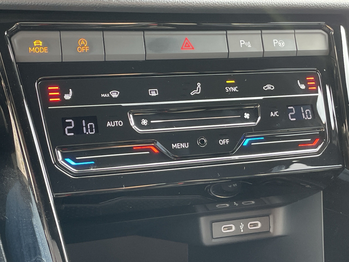 T-Roc 2.0 TDI DSG Style AHK/Navi/LED Plus/Kamera/App-Connect/ACC