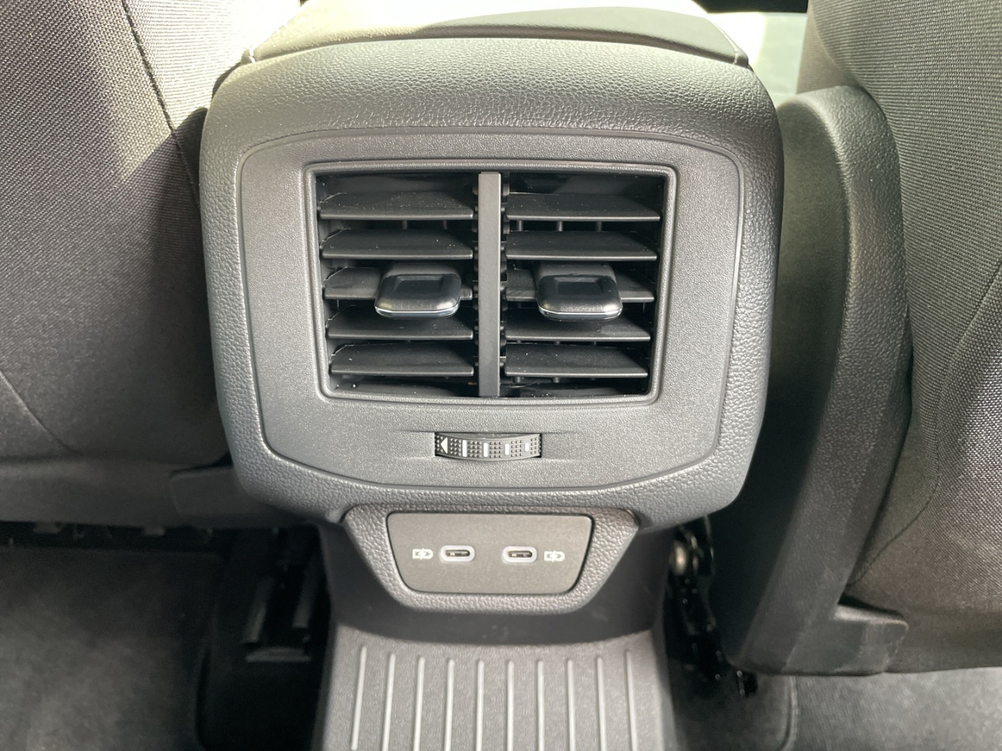 T-Roc 2.0 TDI DSG Style AHK/Navi/LED Plus/Kamera/App-Connect/ACC