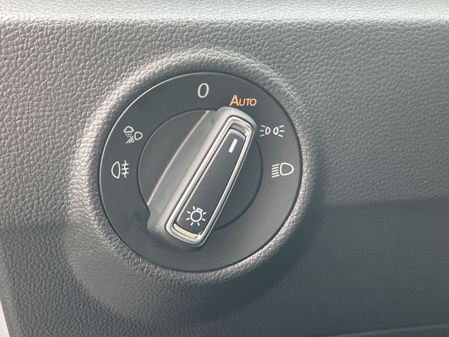 T-Roc 2.0 TDI DSG Style AHK/Navi/LED Plus/Kamera/App-Connect/ACC